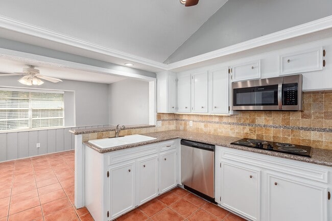 Building Photo - 5502 Forest Timbers Dr