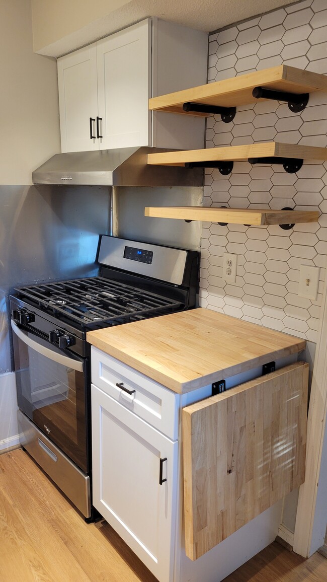 Building Photo - 343 Leisure Ct