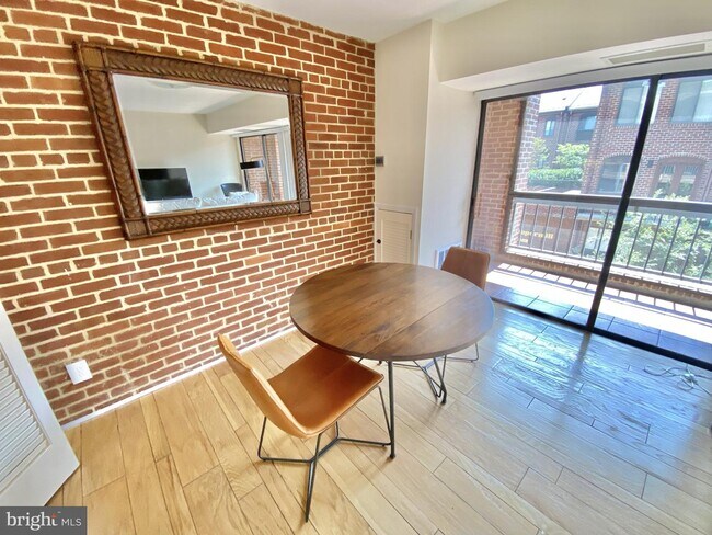 Building Photo - 3225 Grace St NW