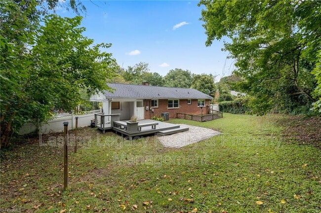 Building Photo - 1200 Lamont Dr