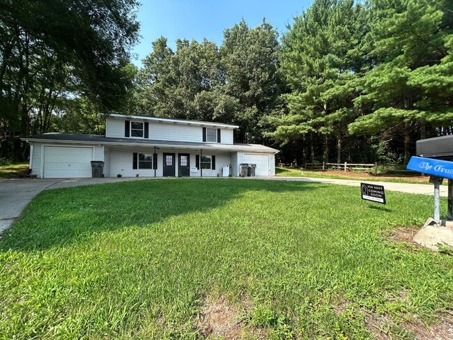 Primary Photo - 11685 Oakhills Dr
