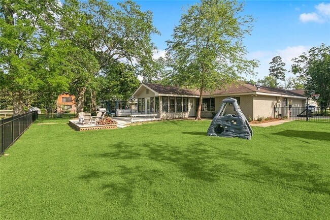 Building Photo - 773 Bocage Ln