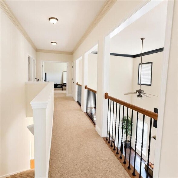 Building Photo - 1361 Yorkshire Dr