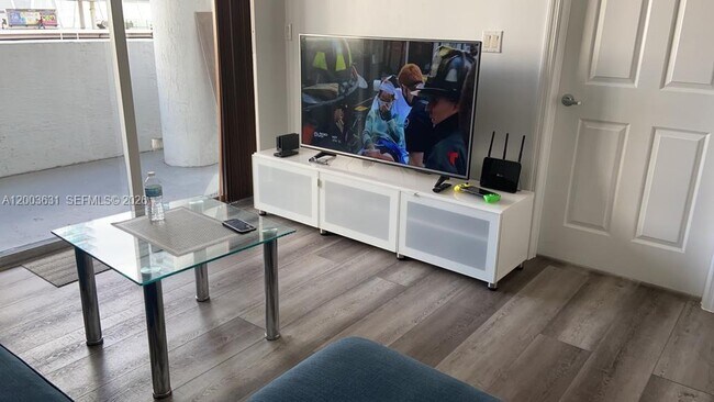 Building Photo - 115 SW 11th St