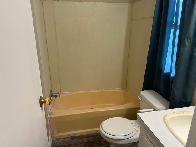 Building Photo - In the KEYS ... Open Floor plan 3 bedroom ...