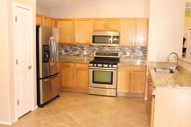 Building Photo - 4943 W Rosebay Dr