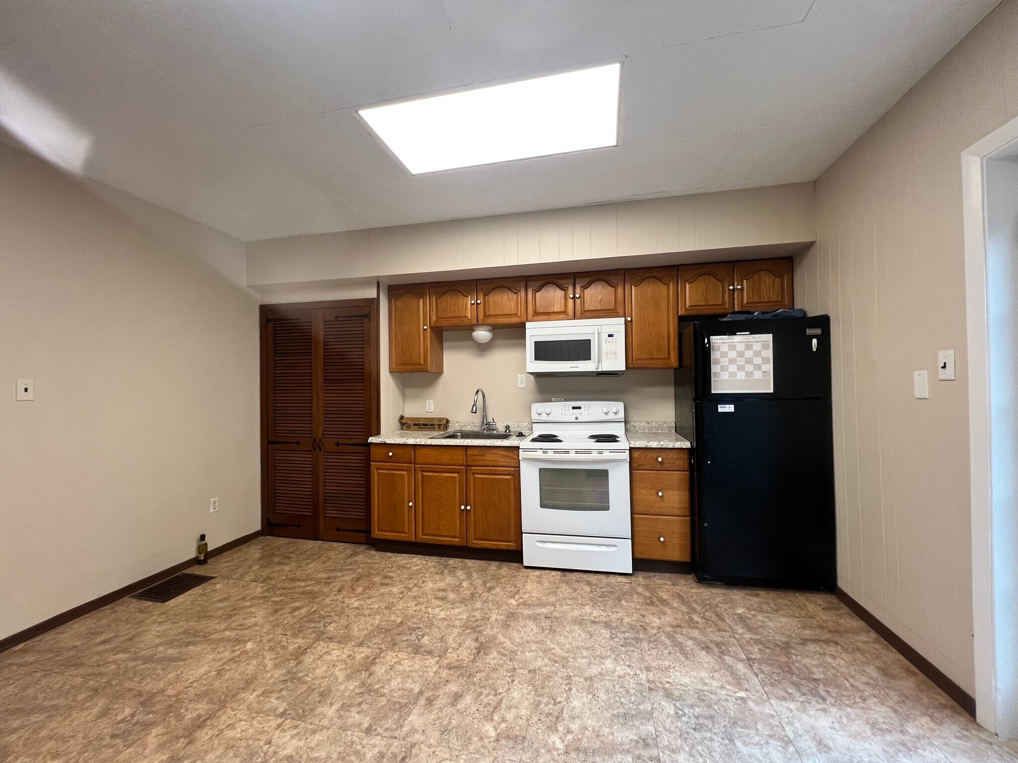 Kitchen - 51 Little Deer Creek Rd