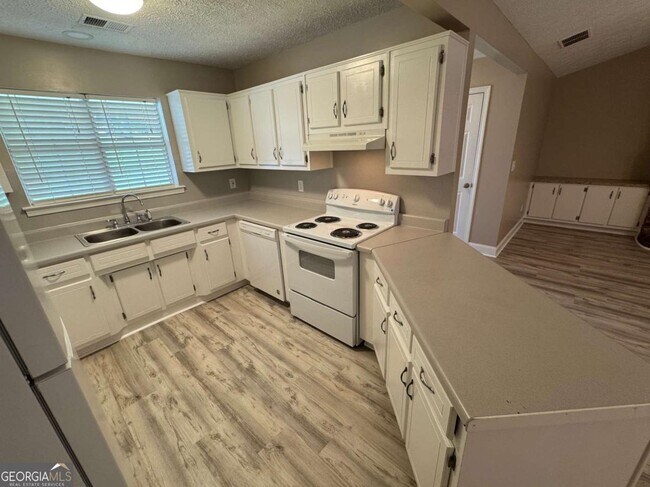 Building Photo - 55 Dove Point Cir