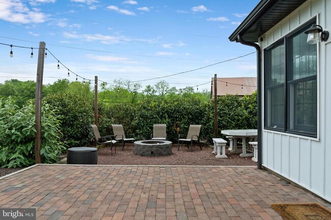 Building Photo - 2406 Upper Ridge Rd