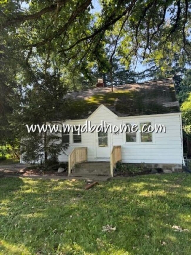 Primary Photo - 1406 E Paulding Rd