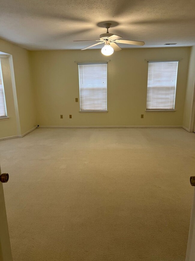 Building Photo - 110 Bugle Ct