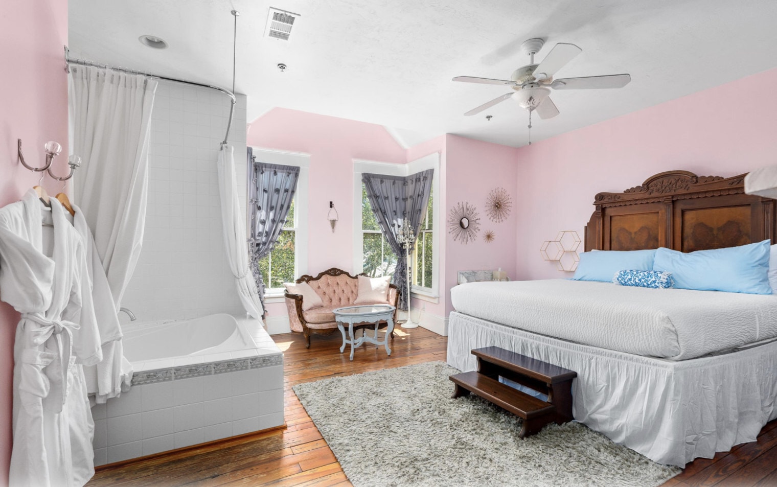 Building Photo - 221 SE 7th St