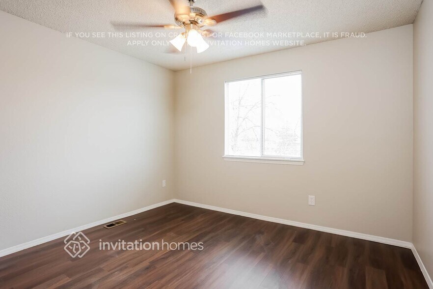 Building Photo - 4938 S Sedalia Way