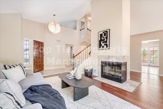 Building Photo - ***Beautiful 3 bed / 2.5 bath / 1,975 sqft House in the Vista/Shadowridge Neighborhood - Availabl...