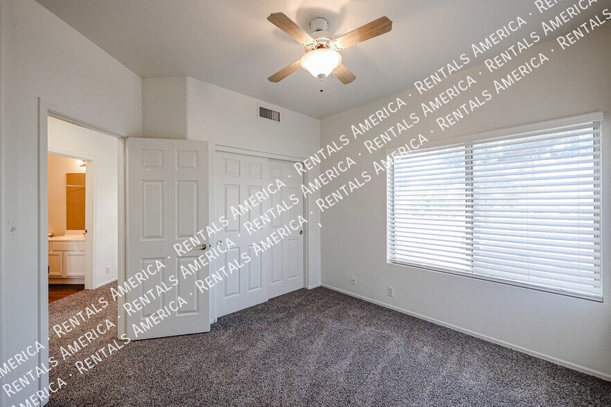 Building Photo - 8849 S 51st St