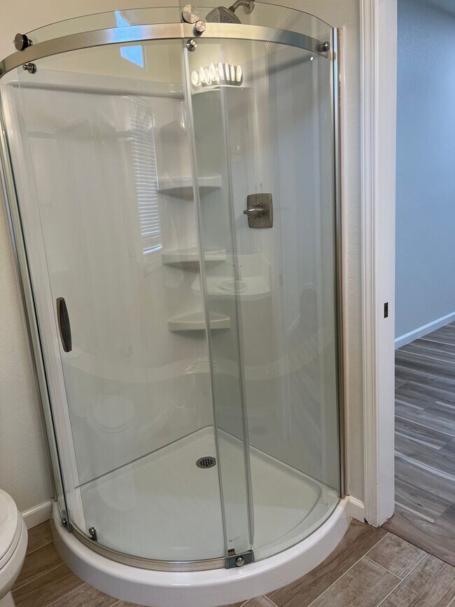 Building Photo - Beautiful Family Home