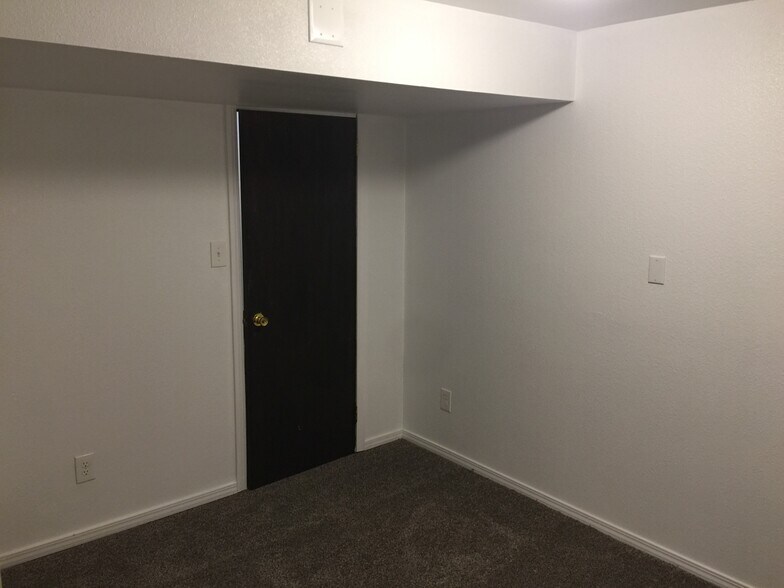 Bedroom 2 - 2604 Tremont St