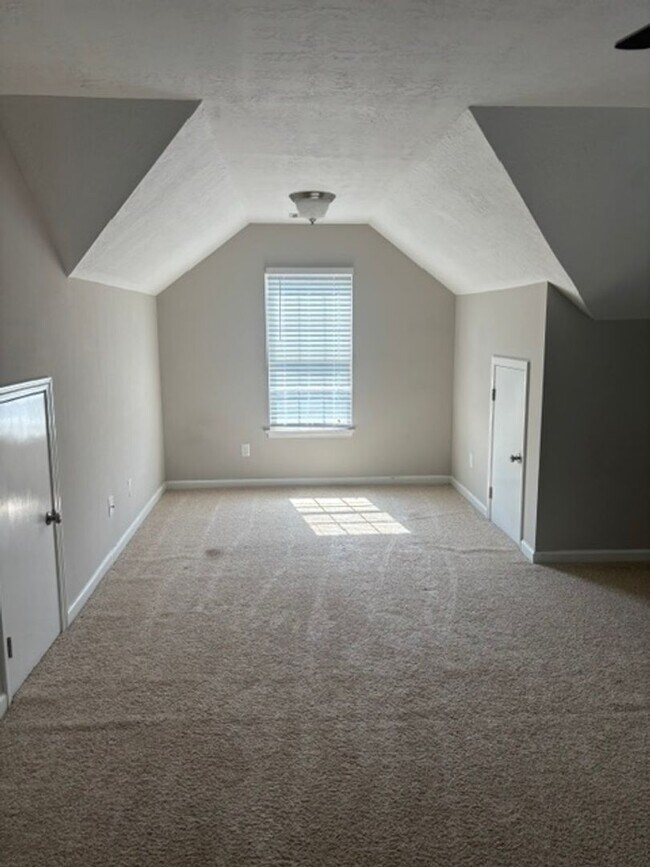 Building Photo - 5036 Reynolds Way