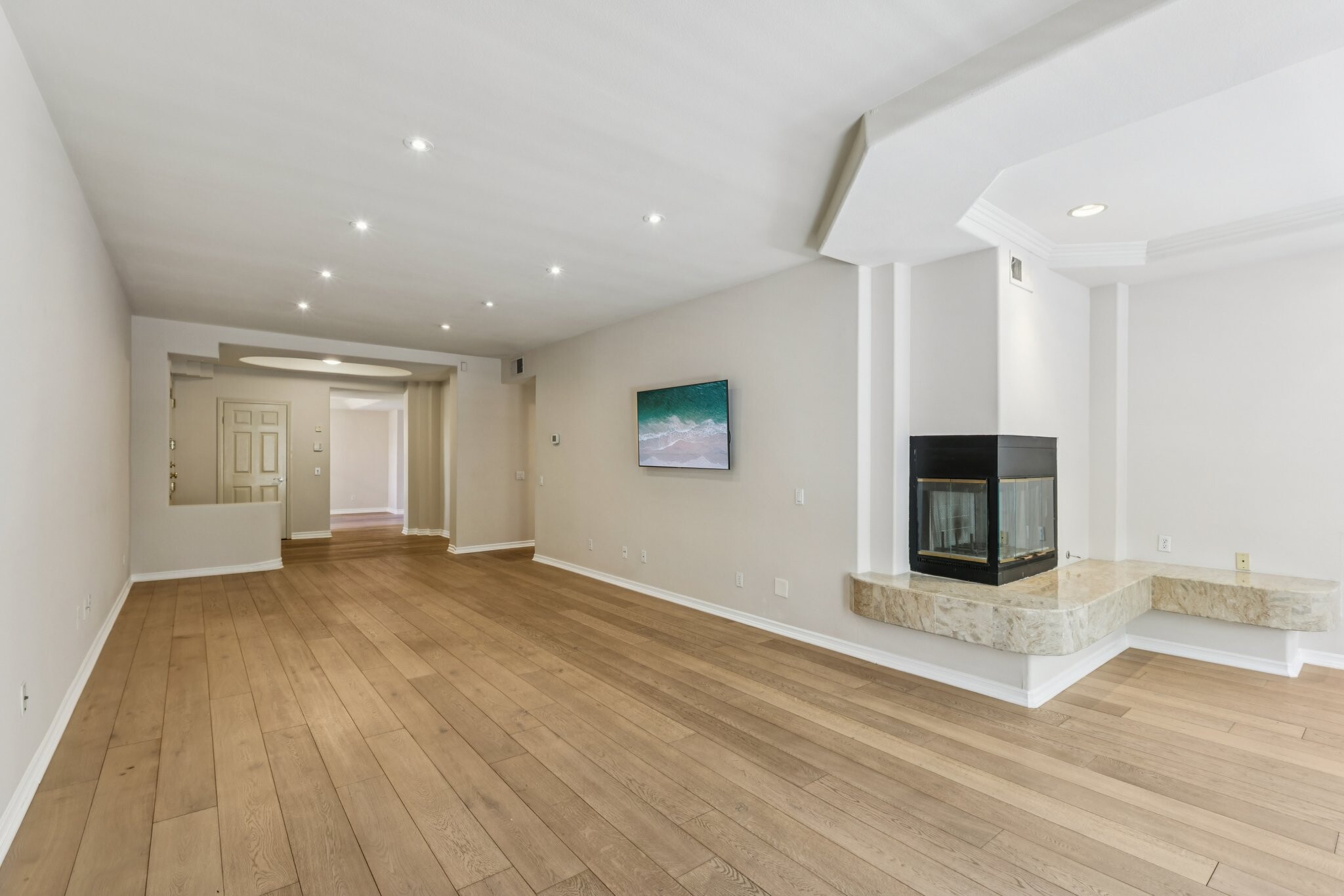 Building Photo - 14290 Dickens St