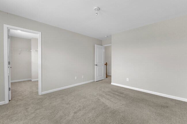 Building Photo - 4701 Kia Dr