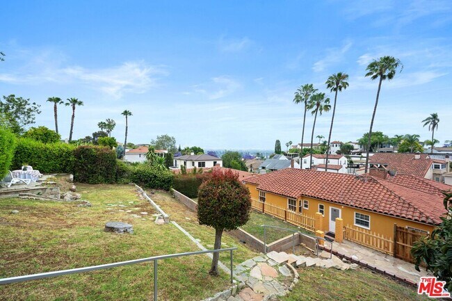 Building Photo - 3715 Homeland Dr