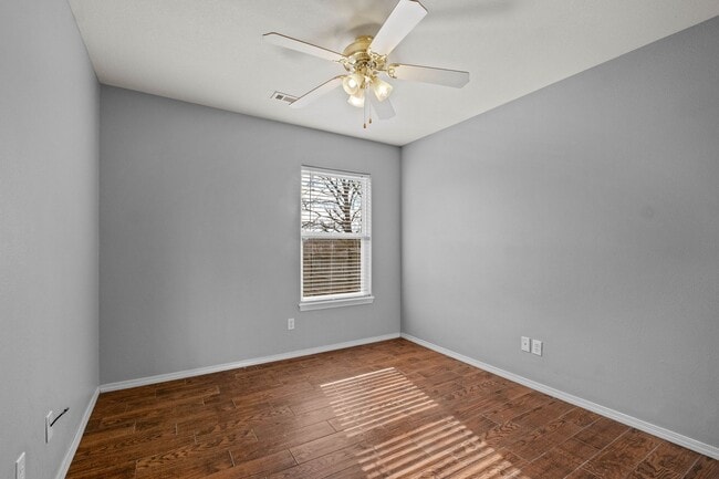 Building Photo - Charming 3-Bedroom Home in Prime Bentonville Location!