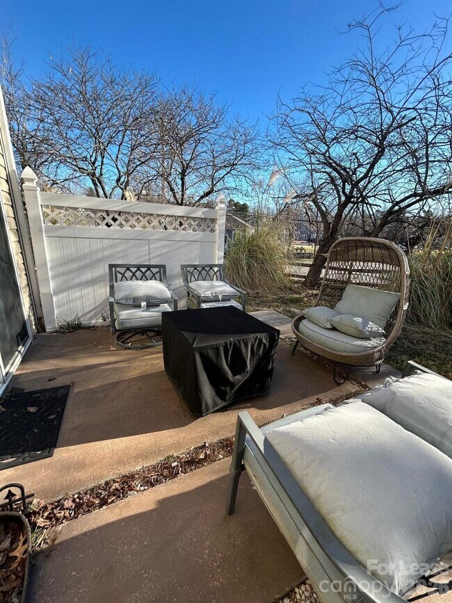 Building Photo - 11661 Coddington Ridge Dr