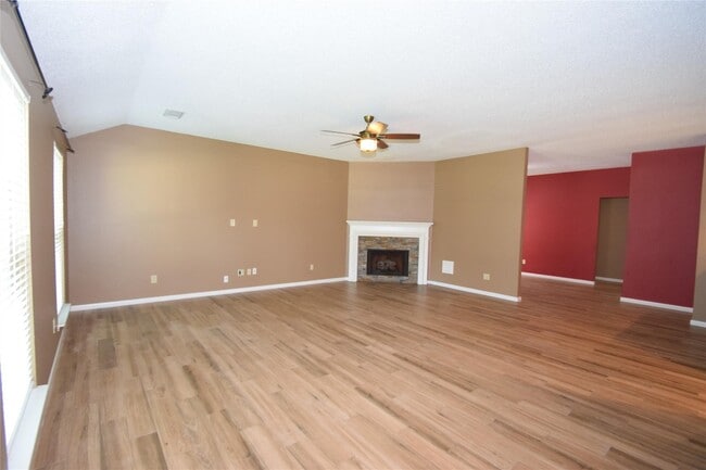 Building Photo - 18010 Golden Ridge Dr
