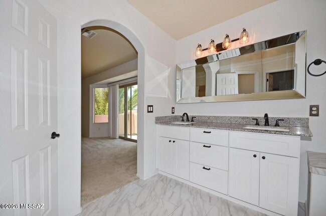 Building Photo - 11281 N Chynna Rose Pl