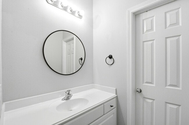 Building Photo - 930 Sterling Creek Cir