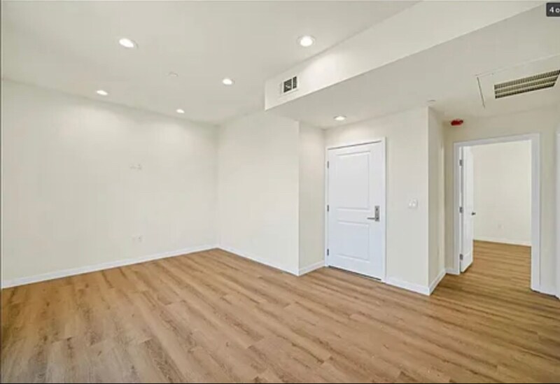 Building Photo - 8827 Van Nuys Blvd