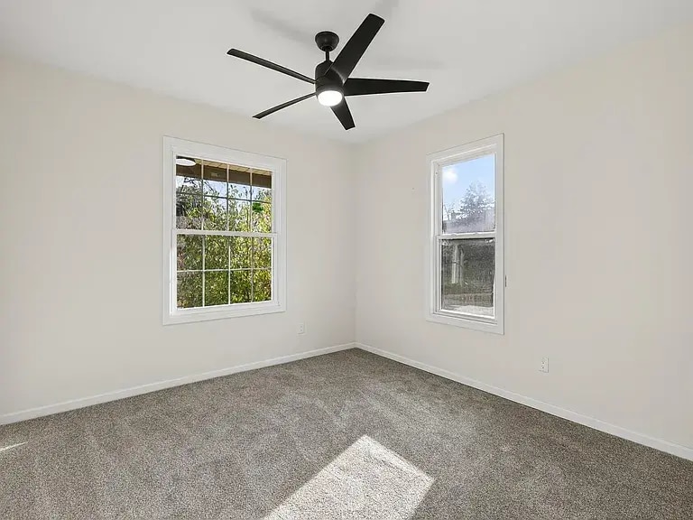 Building Photo - 1730 5th St NE