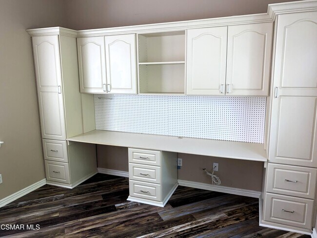 Building Photo - 4501 Via Rio