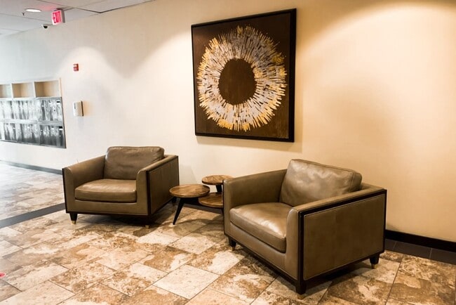 Lobby - Webb Plaza