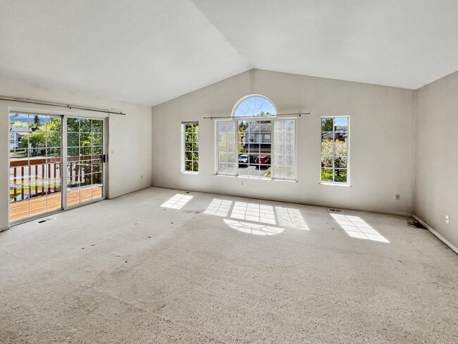 Building Photo - 4021 Red Talon Dr