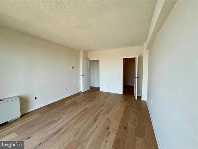 Building Photo - 4141 Henderson Rd