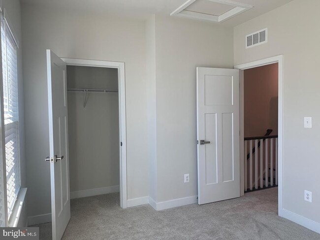 Building Photo - 14036 Sunrise Valley Dr