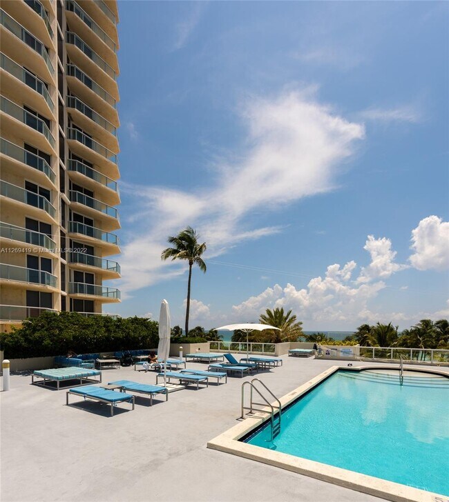 Building Photo - 7330 Ocean Terrace