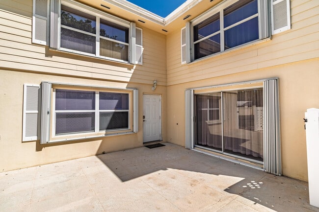 Building Photo - 8129 Sedgewick Ct