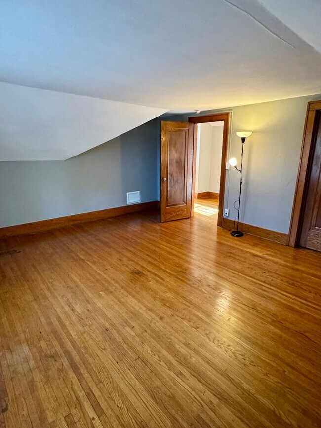 Building Photo - Charming 4-Bedroom Home in Private Setting