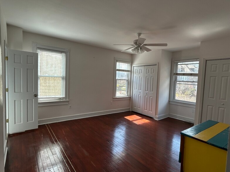Large Master Bedroom - 5211 14th St NW