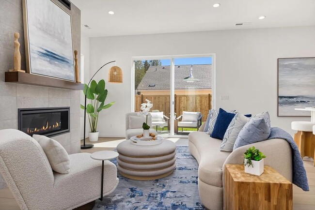 Building Photo - New 2-Bedroom, 2-Bathroom House in Ten Trails' 55+ Community