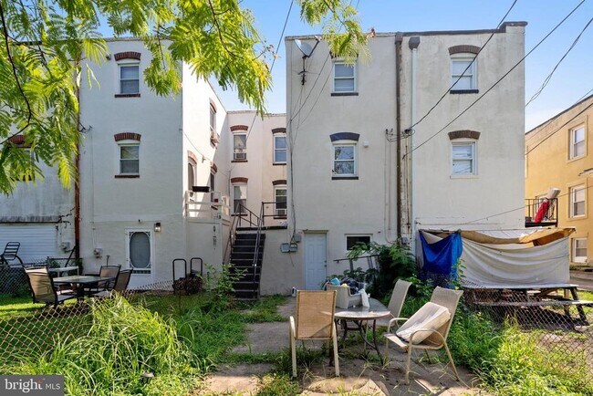 Building Photo - 540 46th St