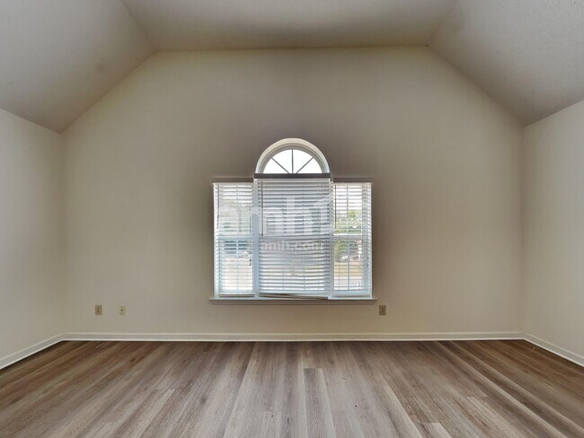 Building Photo - 129 Candle Woods Dr