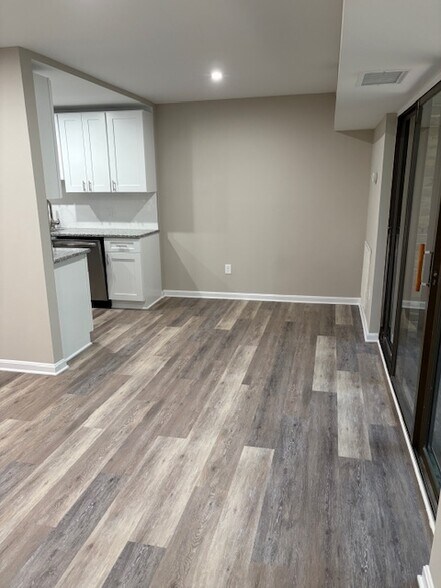 Dinning hall - 11611 Stoneview Sq