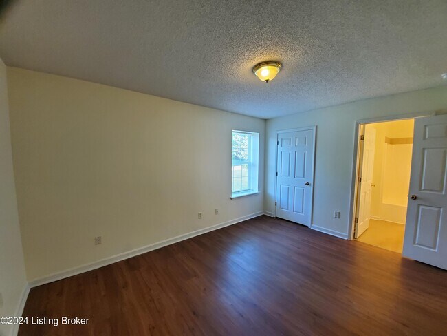Building Photo - 6418 Venango Dr