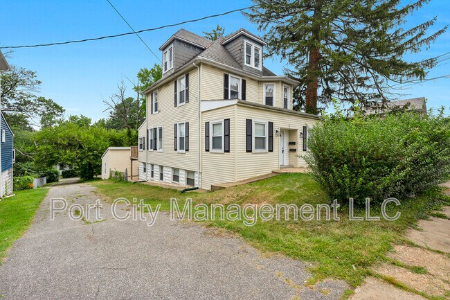 Building Photo - 1 Maple Ave