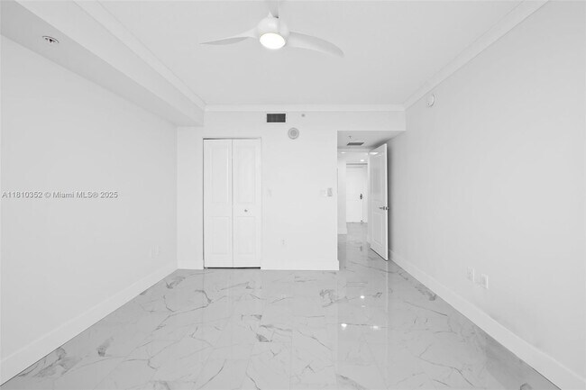 Building Photo - 610 W Las Olas Blvd
