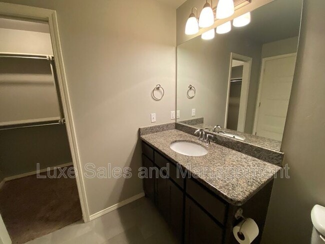 Building Photo - 6933 Mayberry Ln