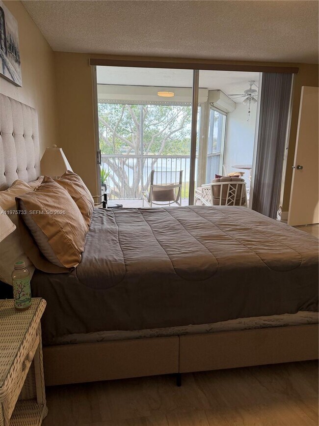 Building Photo - 2940 N Course Dr